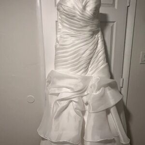 Elegant White Strapless Dress